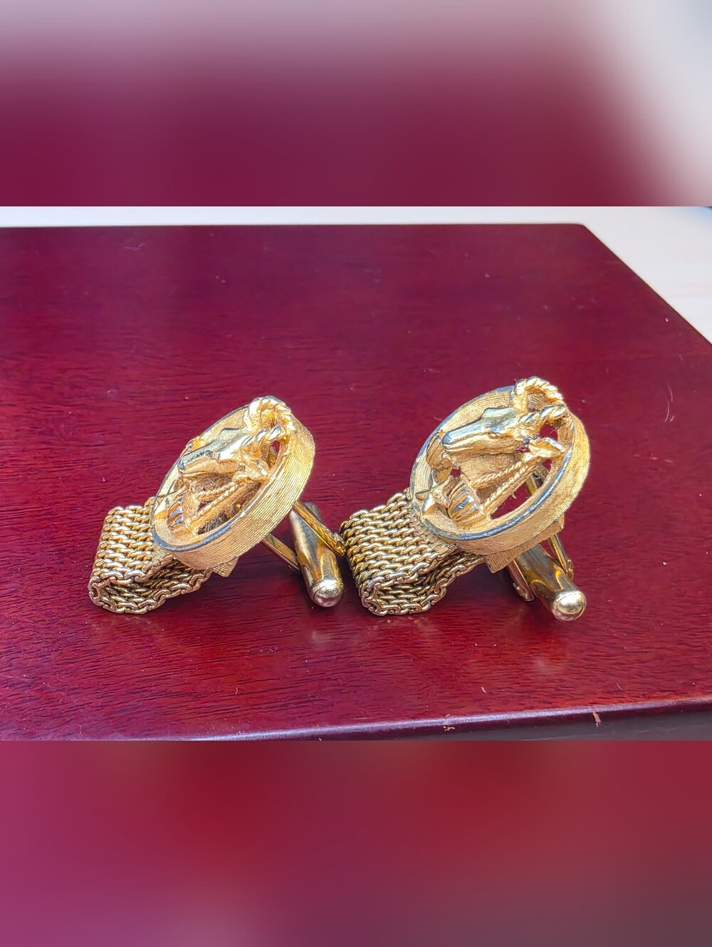 Vintage Gold Tone Mesh Wrap Cufflinks Scales Justice Star - Picture 2 of 9